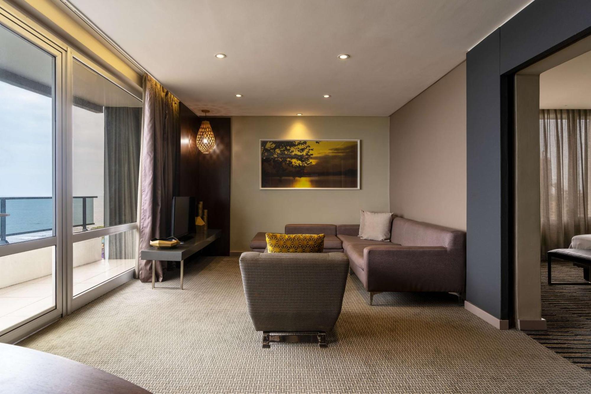 Radisson Blu Okoume Palace Hotel, Libreville Luaran gambar