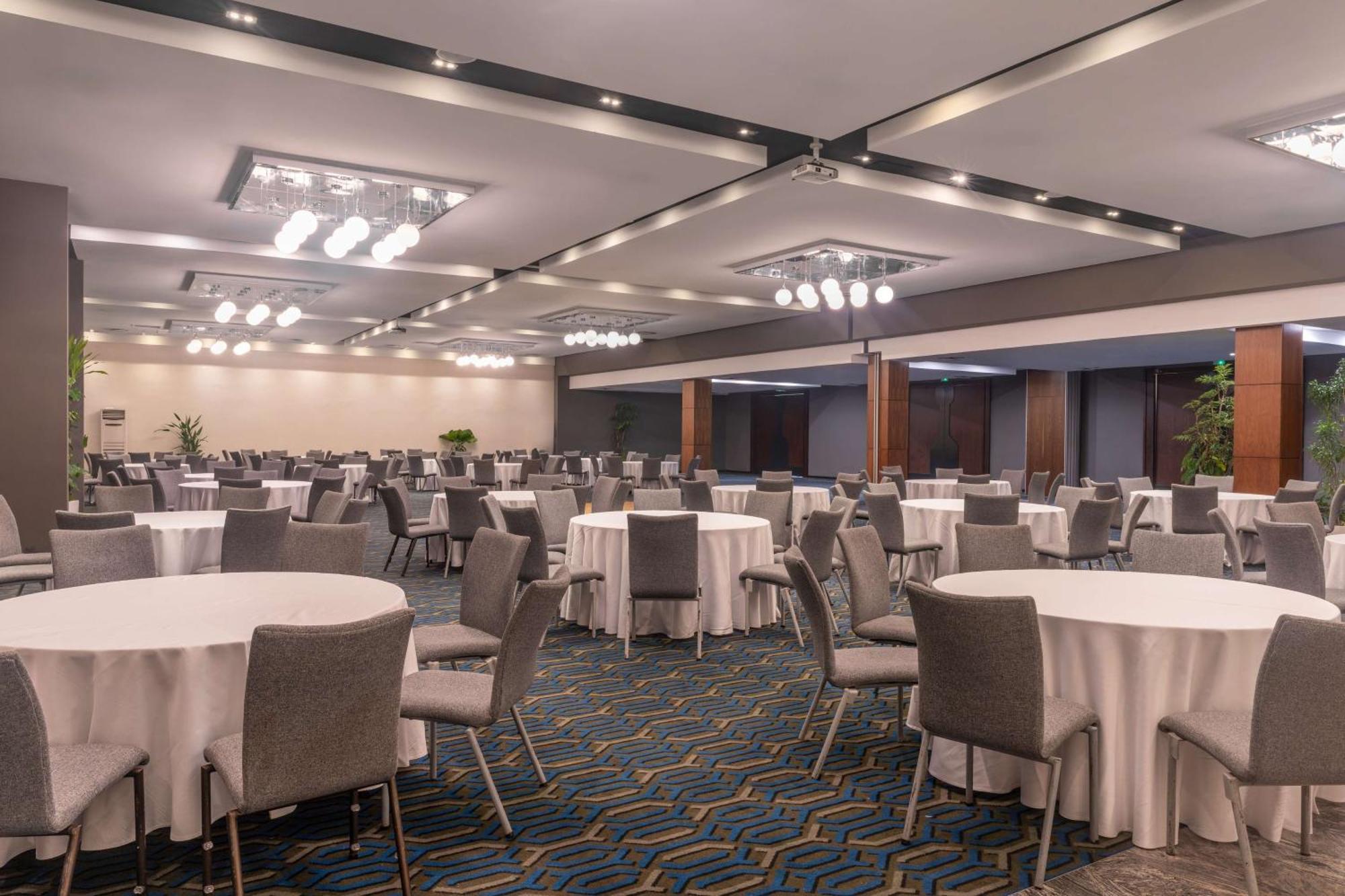 Radisson Blu Okoume Palace Hotel, Libreville Luaran gambar